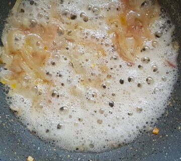 کف کردن روغن سرخ کردنی